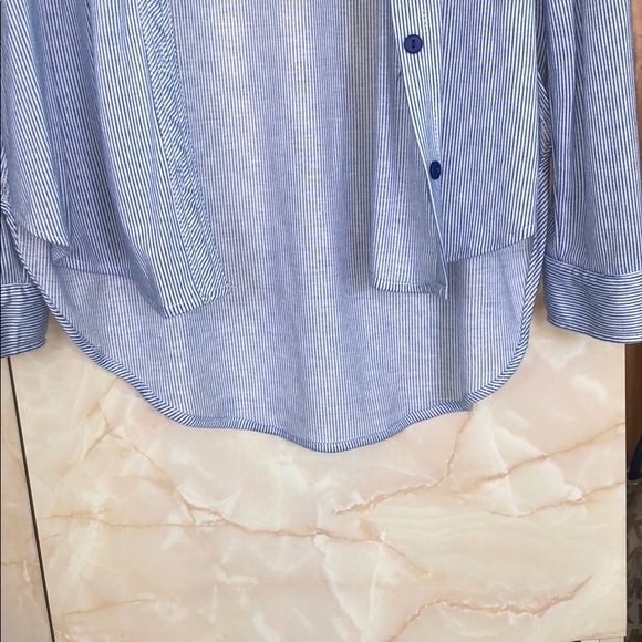 Button down - Picture 4 of 4